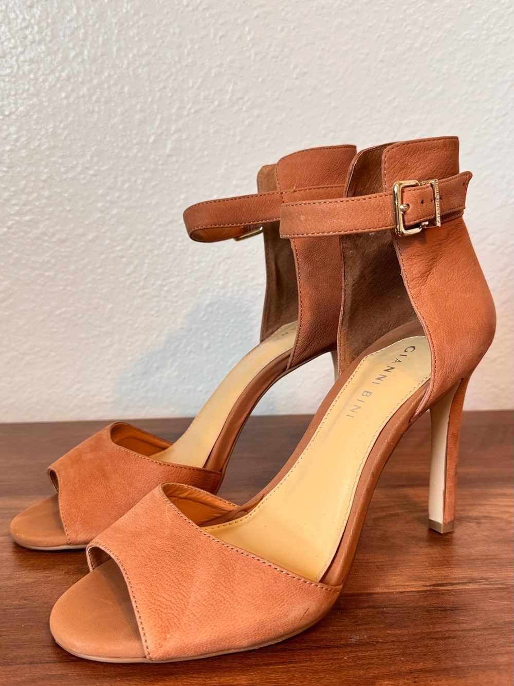 Gianni Bini Suede 4" High Heel Strappy Ankle Open Toe High Heels size 8.5